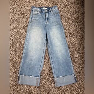 Hidden Wide-Leg Jeans